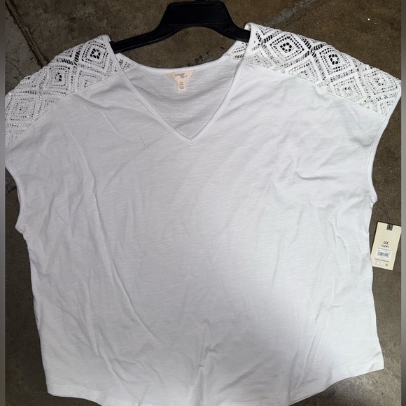 Terra & sky women’s white Top with Crochet Shoulders NEW WITH TAG - Picture 1 of 2